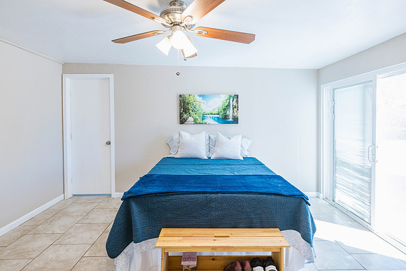 2163 W Flower St-0482