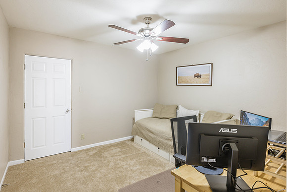 2163 W Flower St-0387