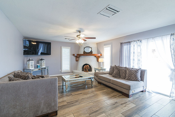 1642 W Chilton st-34