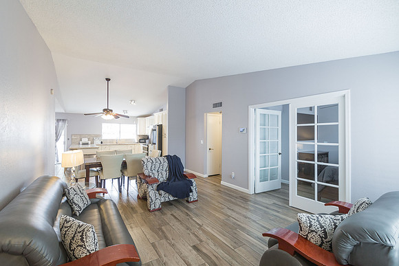 1642 W Chilton st-29
