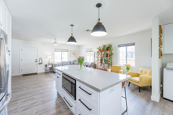 1326 W Roma Ave-8427