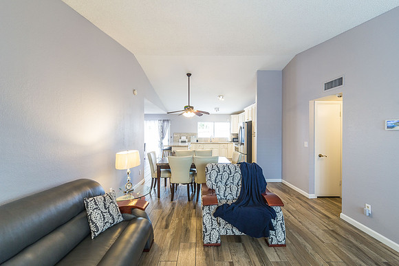 1642 W Chilton st-30