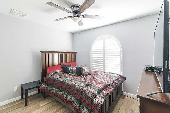 1642 W Chilton st-23