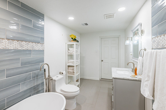 2163 W Flower St-0511