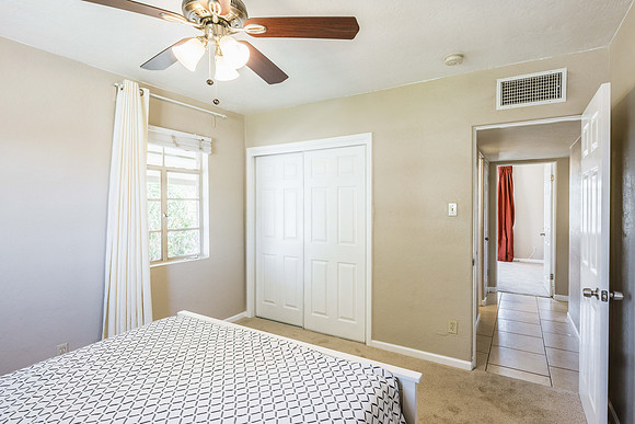 2163 W Flower St-0576