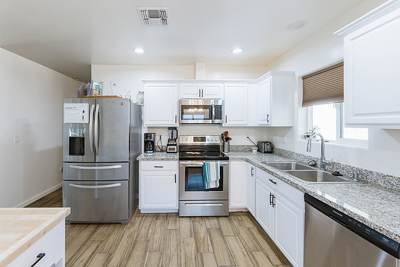 1546 W Pierce St--7