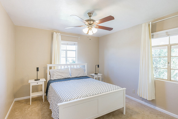 2163 W Flower St-0546
